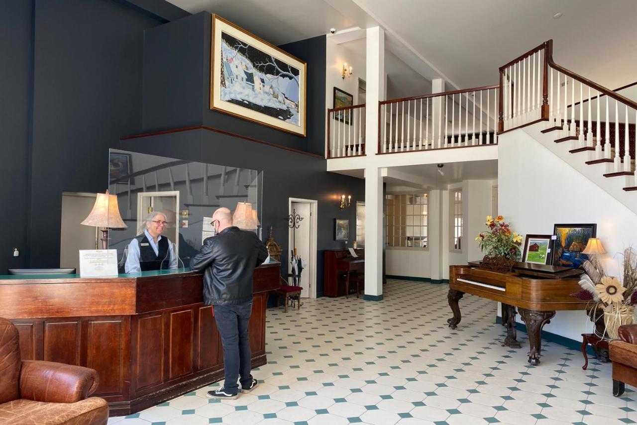 Auberge De La Montagne Coupee Saint Jean De Matha ภายนอก รูปภาพ